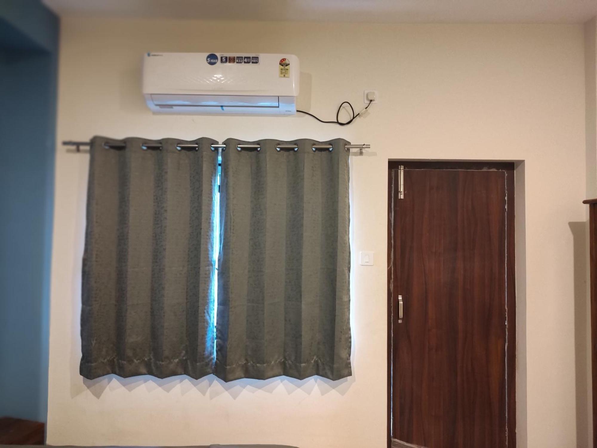 Tavasmi Hostel Puri Ngoại thất bức ảnh