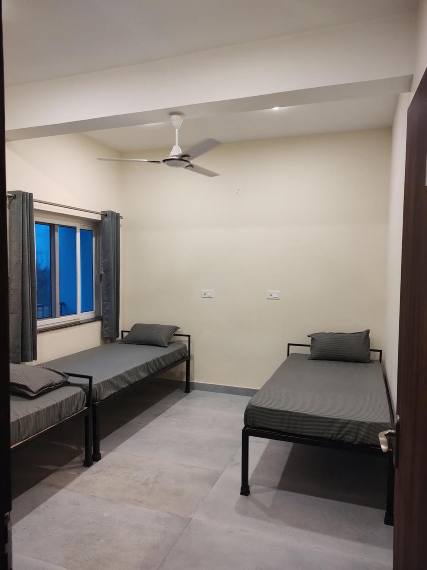 Tavasmi Hostel Puri Ngoại thất bức ảnh